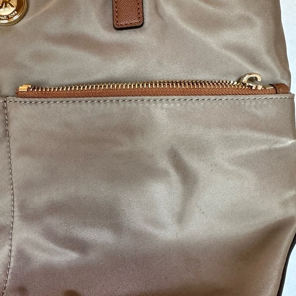 MICHAEL KORS KEMPTON nylon & leather tote purse bag brown/tan zipper - Picture 2 of 6